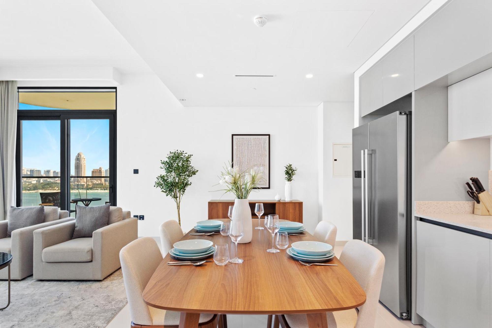 Luxurious Living In The Heart Of Emaar Beachfront Apartment *