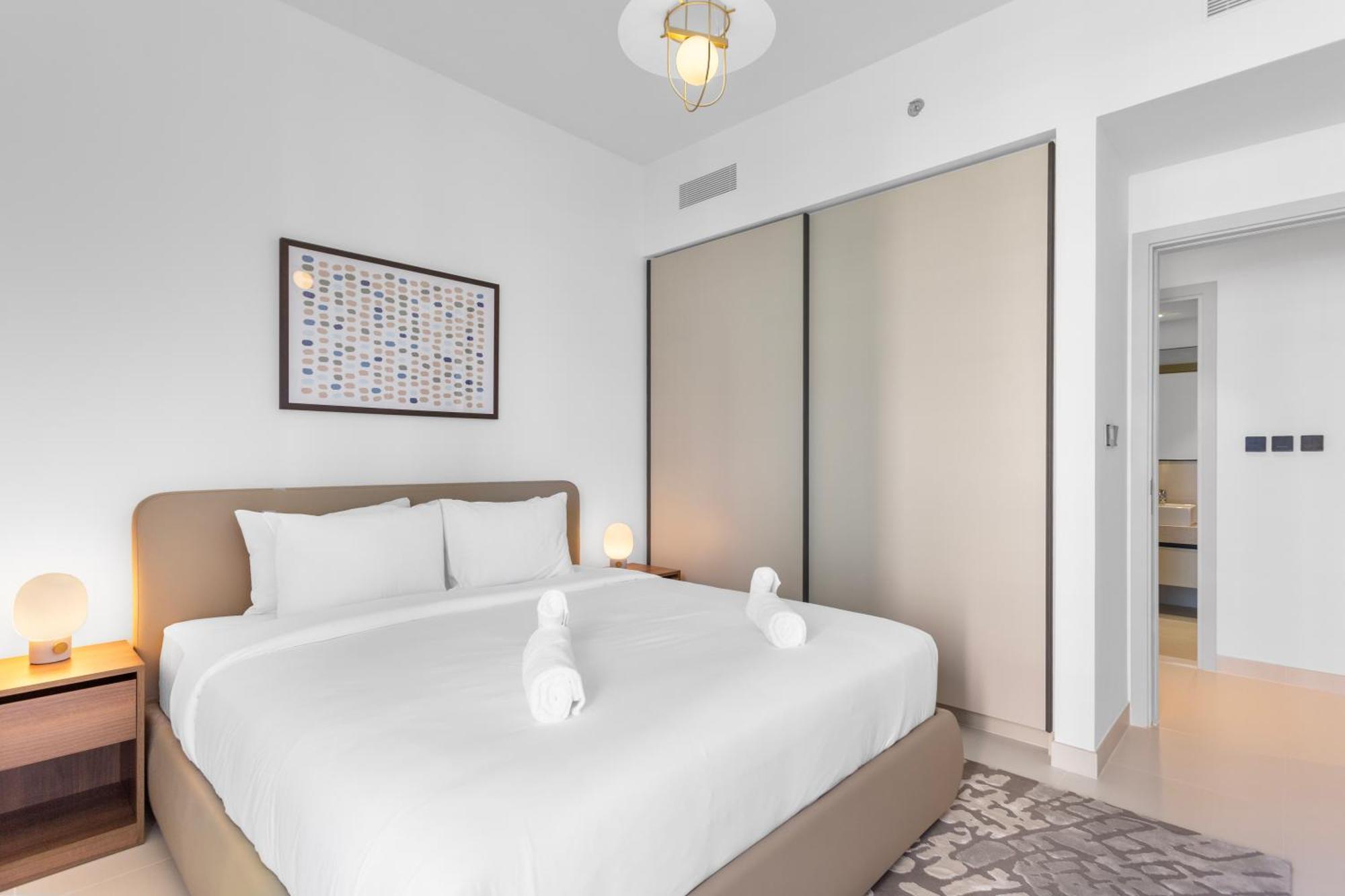 Luxurious Living In The Heart Of Emaar Beachfront Apartment Dubai